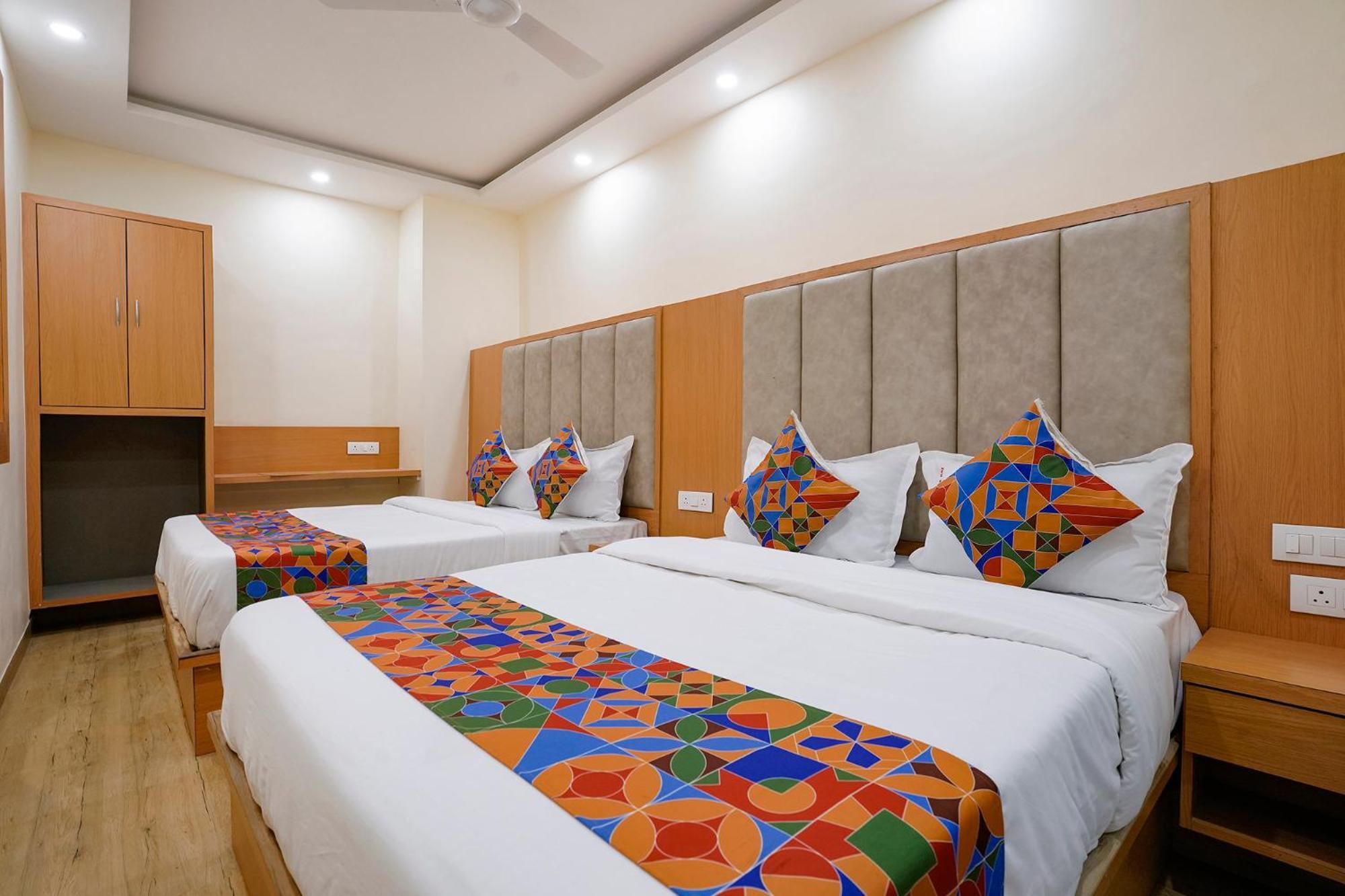 Fabhotel 7 Square - Nr Bkc ムンバイ エクステリア 写真