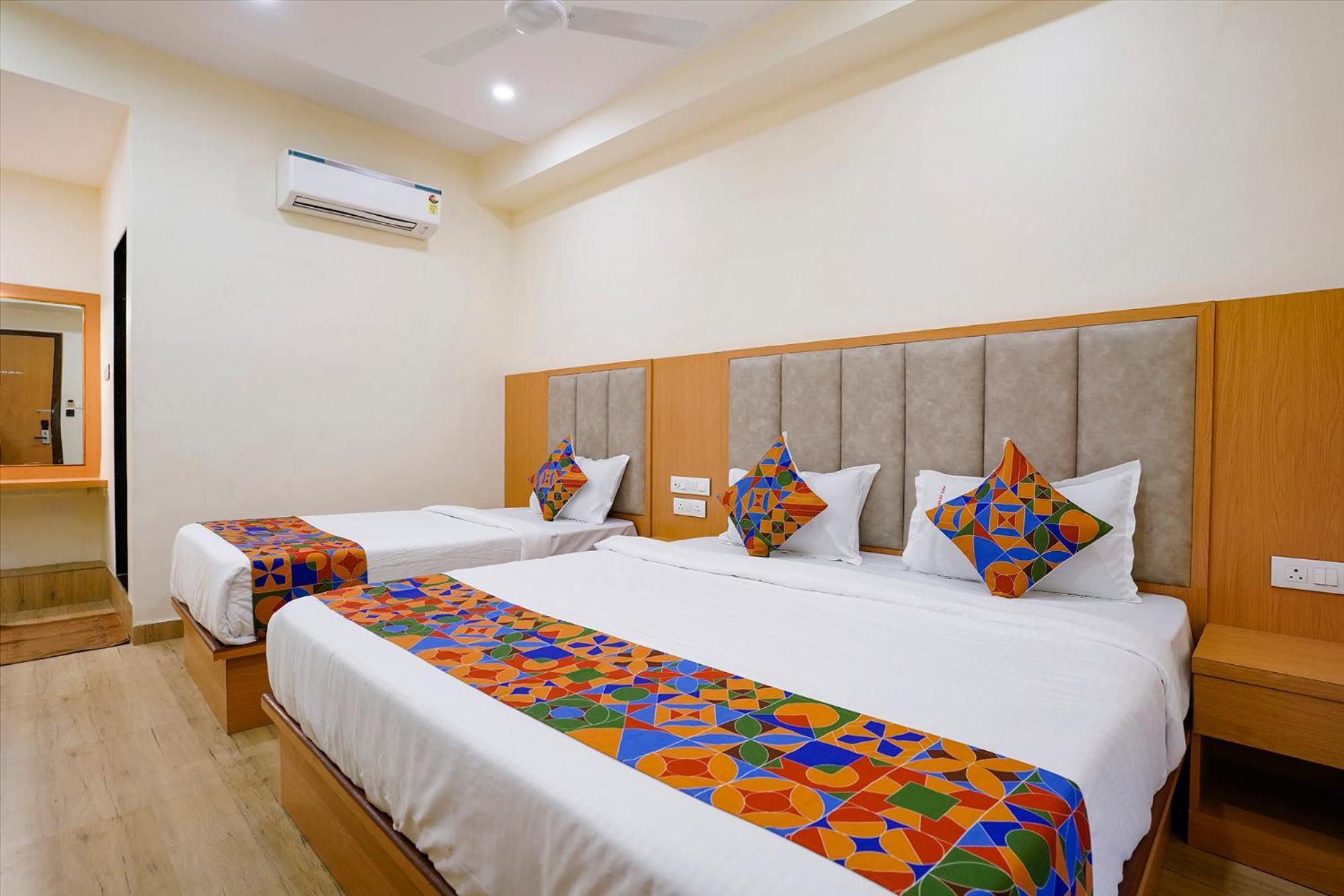 Fabhotel 7 Square - Nr Bkc ムンバイ エクステリア 写真
